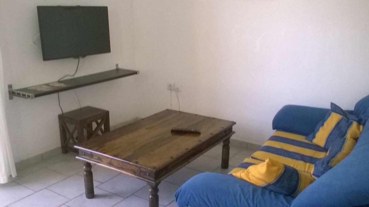 Nireos Proteos 20 Apartment ราฟีนา ภายนอก รูปภาพ