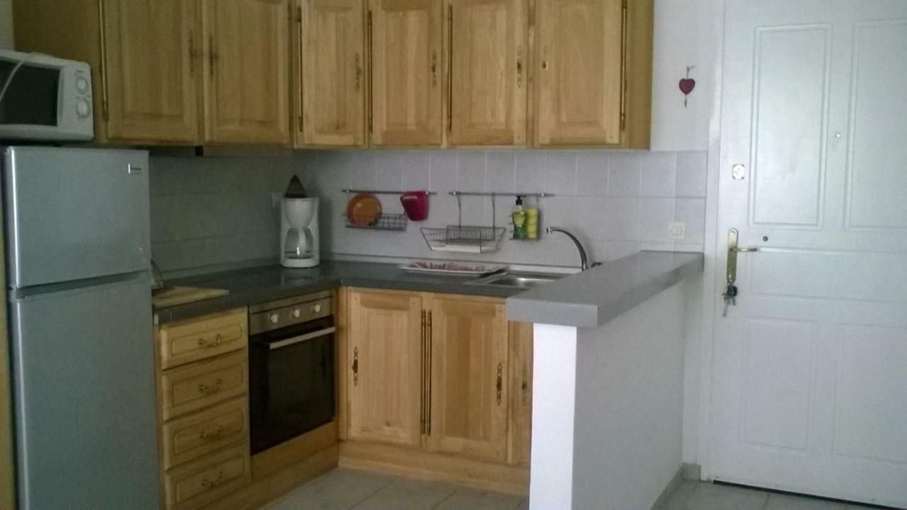 Nireos Proteos 20 Apartment ราฟีนา ภายนอก รูปภาพ