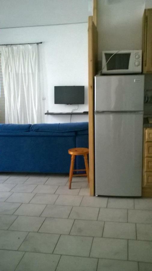 Nireos Proteos 20 Apartment ราฟีนา ภายนอก รูปภาพ