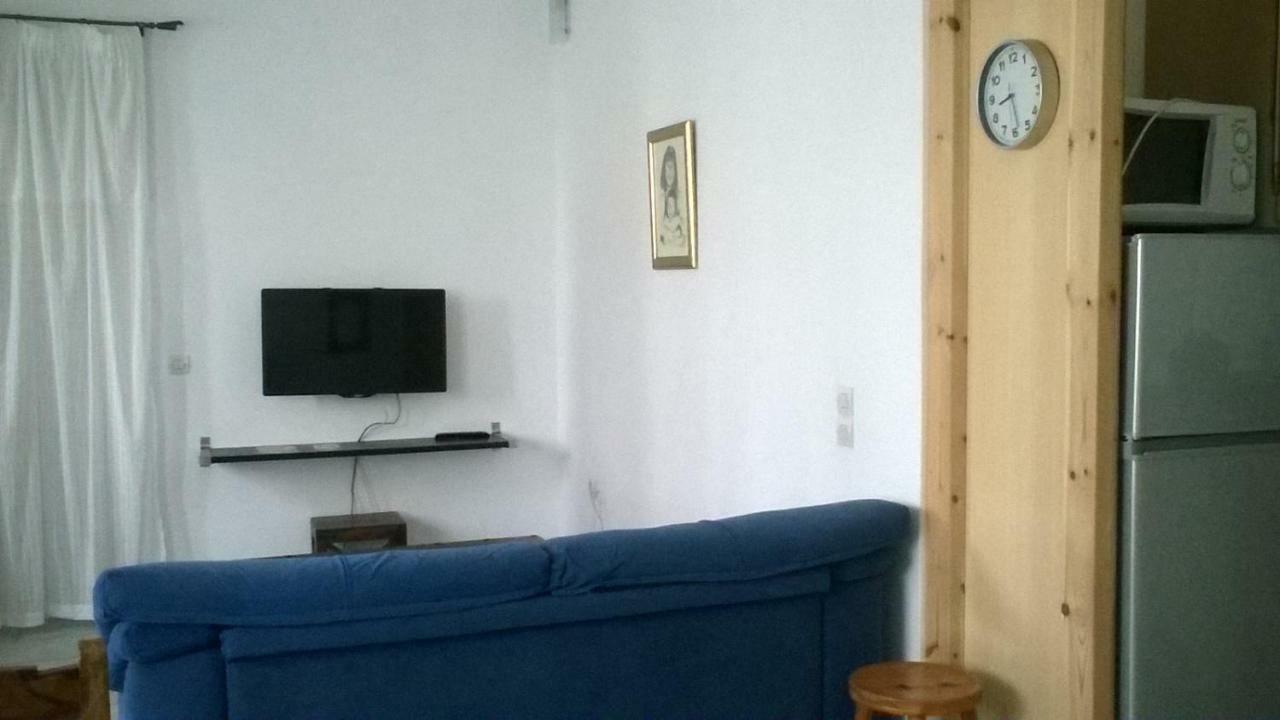 Nireos Proteos 20 Apartment ราฟีนา ภายนอก รูปภาพ